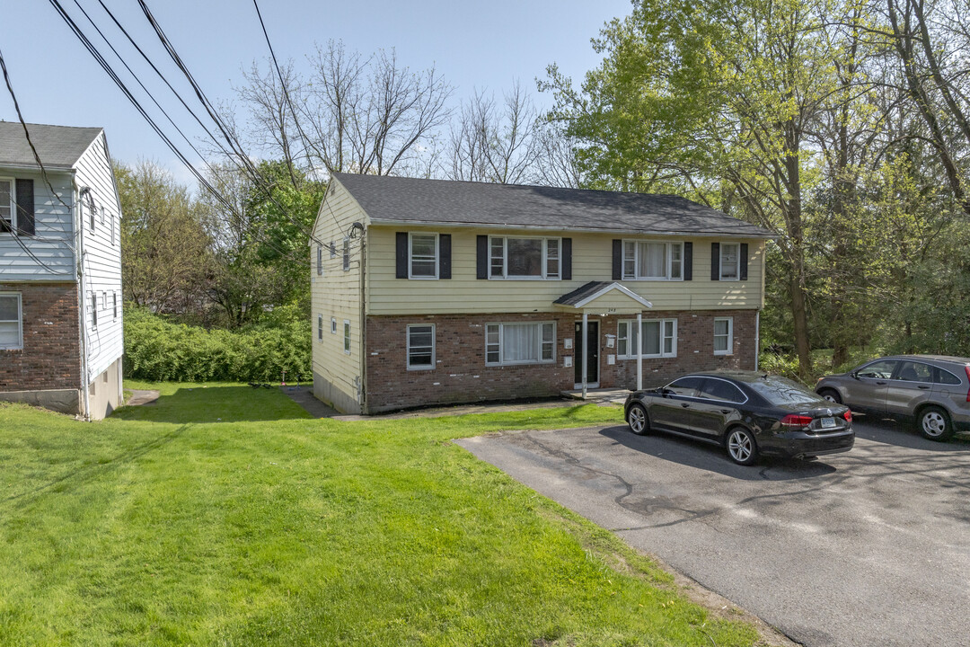 248-268 Birchfield Dr in Waterbury, CT - Building Photo