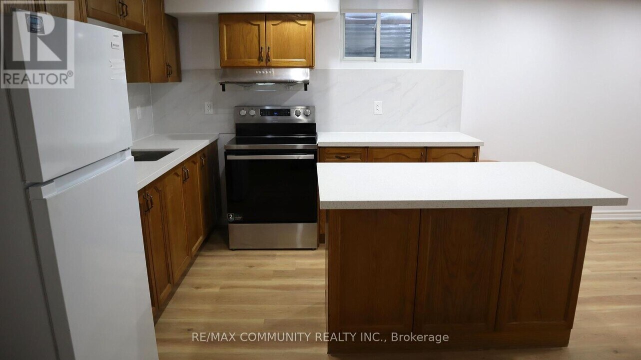 3254 Cambourne Crescent in Mississauga, ON - Building Photo