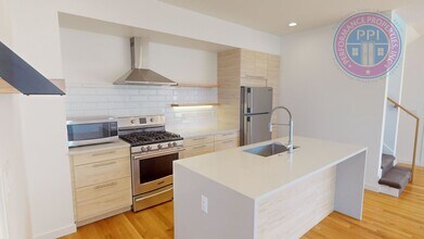 1014 SE 42nd Ave in Portland, OR - Building Photo - Building Photo