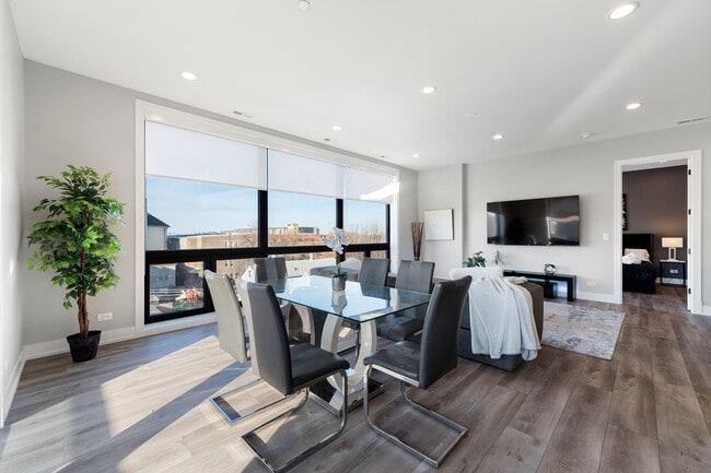 property at 1606 S Ashland Ave