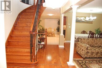 4845 Potomac Ct in Mississauga, ON - Building Photo - Building Photo