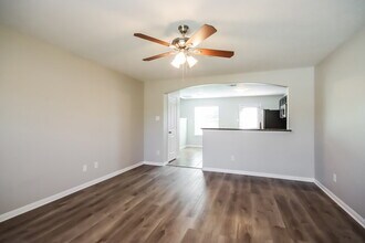 261 Kellyn Ct in Conroe, TX - Building Photo - Building Photo