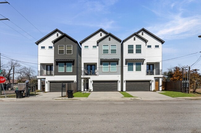 property at 1807 Lee St