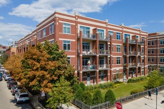 Monroe Aberdeen Place in Chicago, IL - Building Photo - Building Photo