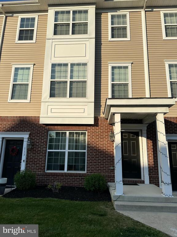 property at 115 Kramer Ct