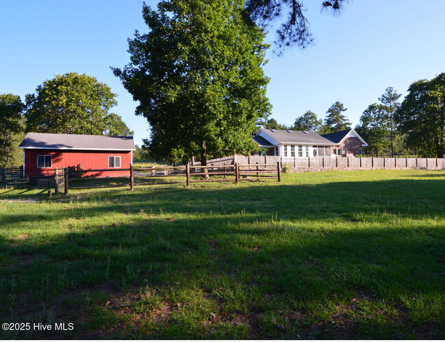 358 Yadkin Run Ln in Southern Pines, NC - Building Photo - Building Photo