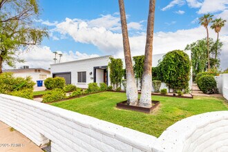 1963 E Loma Vista Dr in Tempe, AZ - Building Photo - Building Photo