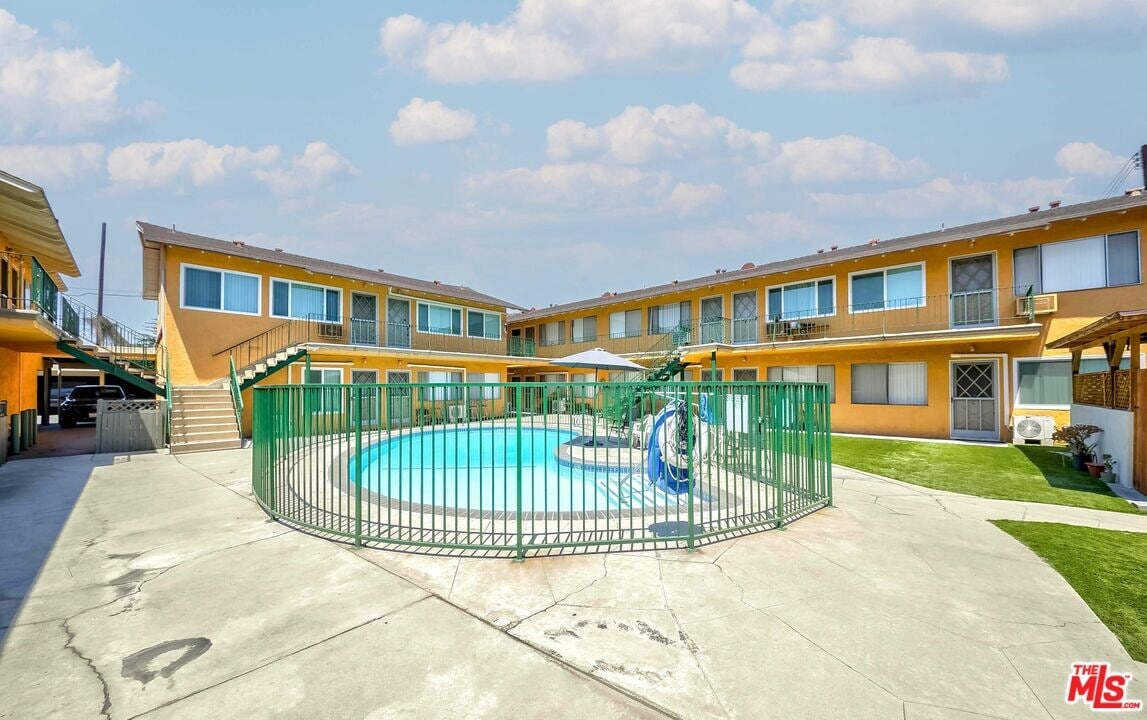 711 S Sierra Vista Ave in Alhambra, CA - Building Photo