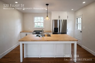 120 Elliott St in Beaufort, SC - Building Photo - Building Photo