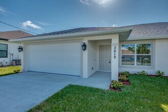 3419-3421 SW 15th Pl in Cape Coral, FL - Building Photo - Building Photo
