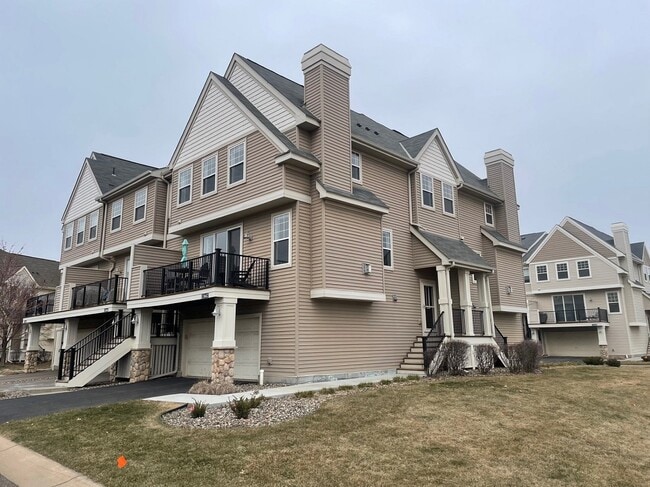 13642 Brick Path in Rosemount, MN - Foto de edificio - Building Photo