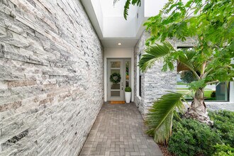 17528 Rainstream Rd in Boca Raton, FL - Building Photo - Building Photo