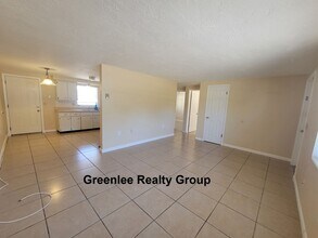 5800 Madison St in New Port Richey, FL - Foto de edificio - Building Photo