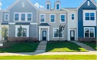 15620 Country House St in Charlotte, NC - Building Photo