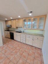 2015 E Broadway in Long Beach, CA - Building Photo - Building Photo