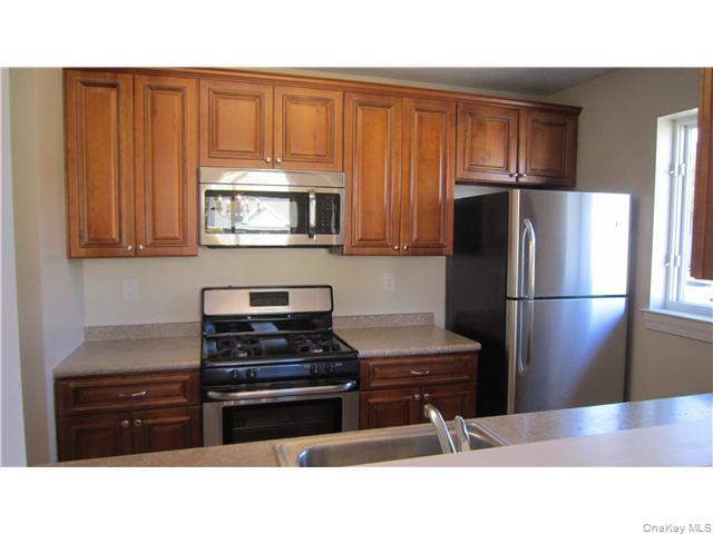 318 Tondo Cir in Harriman, NY - Building Photo - Building Photo