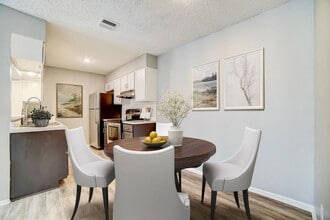 Peaks at Live Oak in San Antonio, TX - Foto de edificio - Building Photo