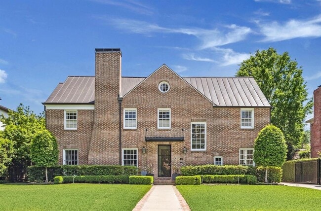 property at 3003 Chevy Chase Dr