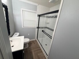 1058 Ridge Rd in Hartwell, GA - Building Photo