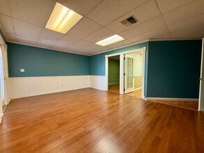 7236 State Rd 52 in Hudson, FL - Foto de edificio - Building Photo