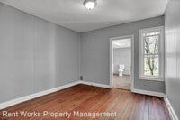 328 S Mount St photo'