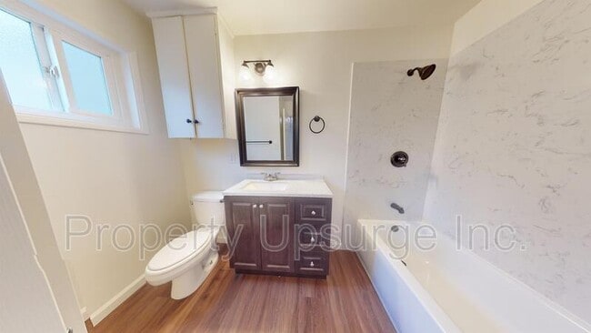 2405 Old Eureka Way in Redding, CA - Building Photo - Building Photo