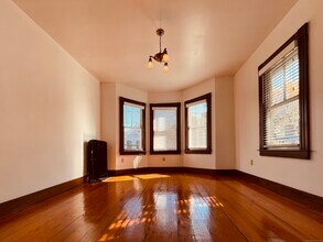 39 Pearl St in Groton, CT - Building Photo - Building Photo