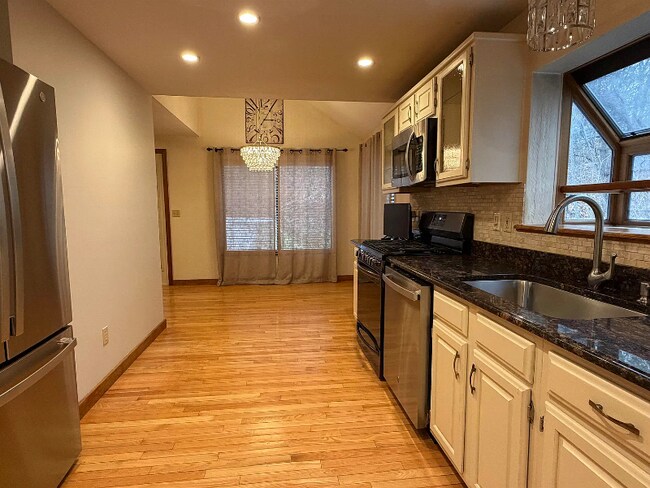 17 Bayberry Dr in Atkinson, NH - Foto de edificio - Building Photo