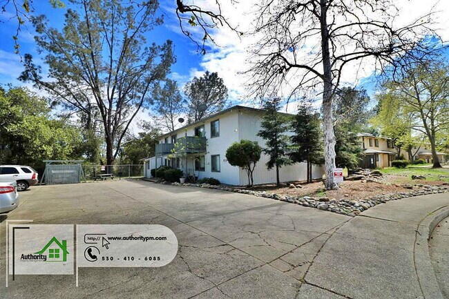 1553 Bramble Pl in Redding, CA - Building Photo - Building Photo