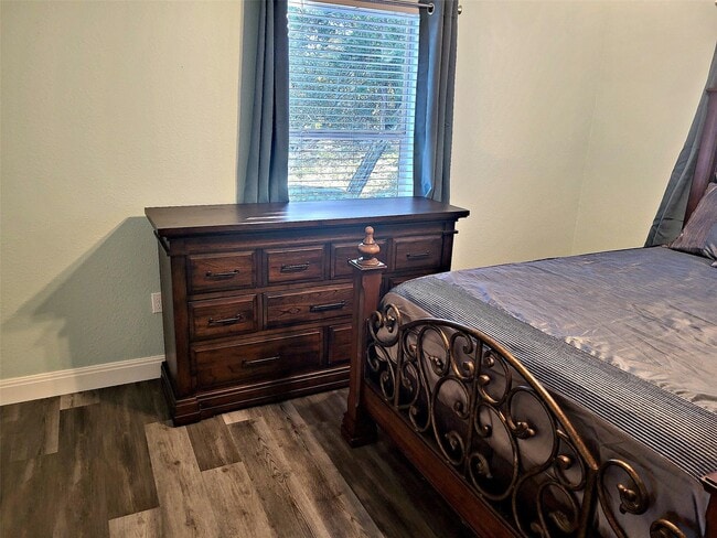 property at 1526 Lakeside Dr W