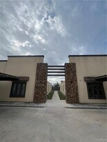 14 Teak Dr in Edinburg, TX - Building Photo