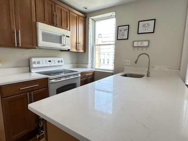 836 Huntington Ave, Unit 1 in Boston, MA - Foto de edificio - Building Photo