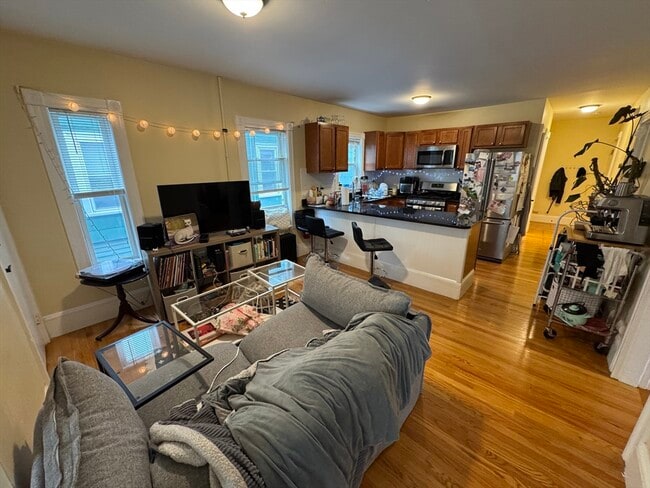44 Gorham St, Unit #2 in Somerville, MA - Building Photo - Building Photo