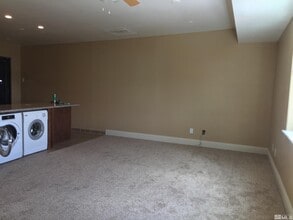 474 Sunshine Ln in Reno, NV - Building Photo - Building Photo