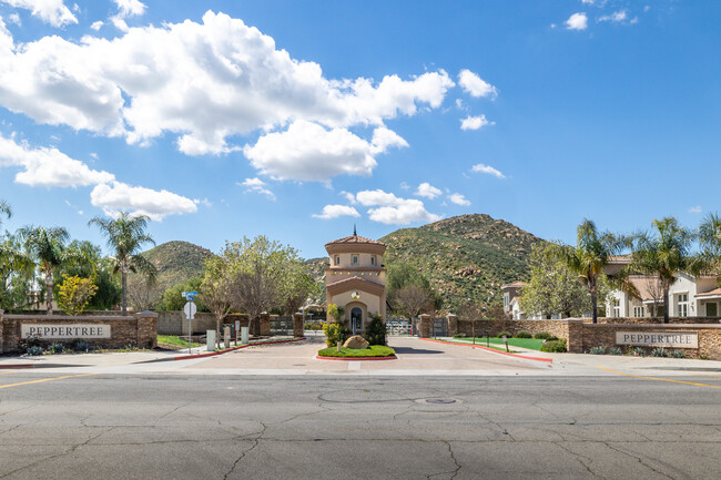 Peppertree in Hemet, CA - Foto de edificio - Building Photo