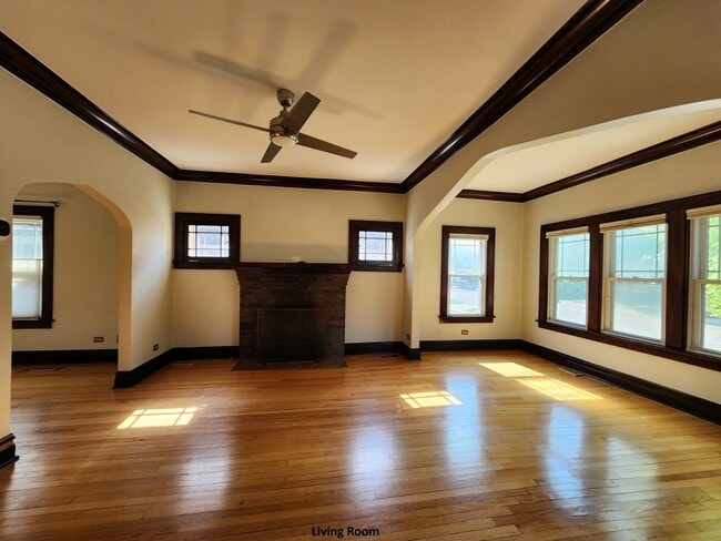 335 W Palatine Rd in Palatine, IL - Building Photo - Building Photo