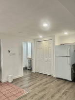 166-168 Auburn St, Unit BR Apartamentos