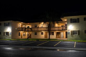 3721 SW 59 Terr Davie, FL 33314 in Fort Lauderdale, FL - Foto de edificio - Building Photo