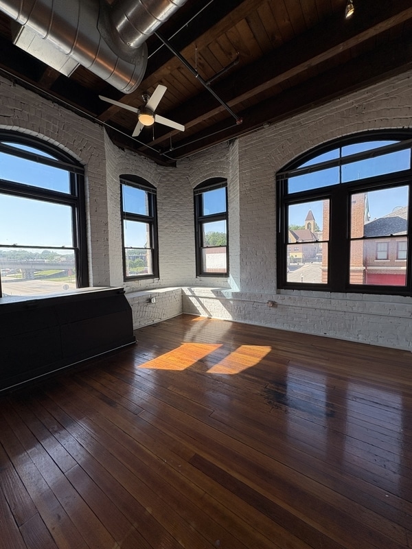 property at 116 N 5th St