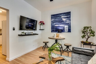 1519 W Superior St in Chicago, IL - Building Photo - Building Photo