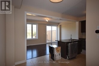 3273 Mockingbird Common in Oakville, ON - Building Photo - Building Photo