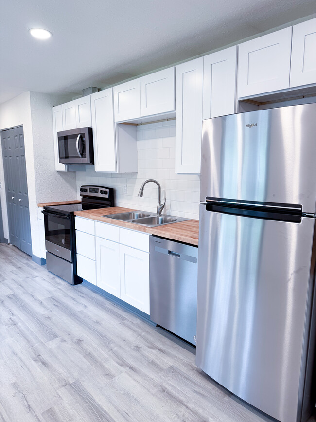 property at 3321 Saratoga Dr