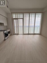 3900 Confederation Pkwy in Mississauga, ON - Building Photo - Building Photo