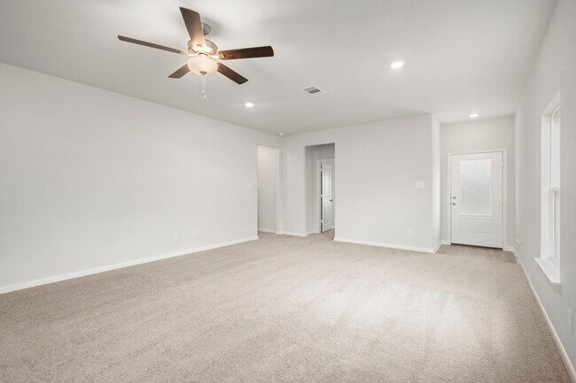 15846 Berry Hl Dr in Conroe, TX - Building Photo - Building Photo