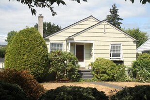 5417 48th Ave SW in Seattle, WA - Building Photo