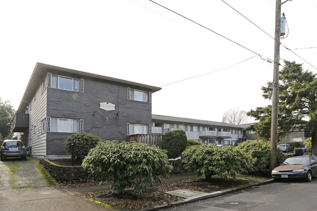 Carol Lloyd in Portland, OR - Building Photo