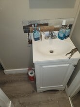 232 Elm St, Unit Apt 4 in Holyoke, MA - Building Photo - Building Photo