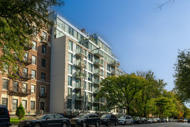 Ocean Avenue Condominiums in Brooklyn, NY - Foto de edificio - Building Photo