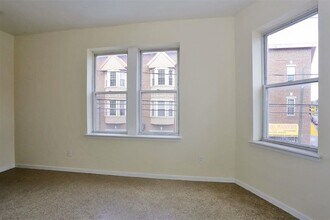 203 Academy St in Jersey City, NJ - Building Photo - Building Photo