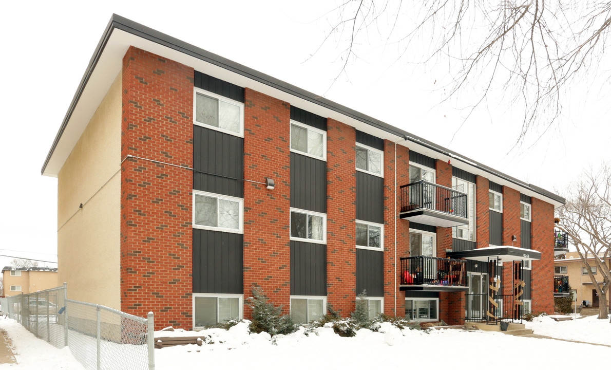 Peyton Place in Edmonton, AB - Building Photo